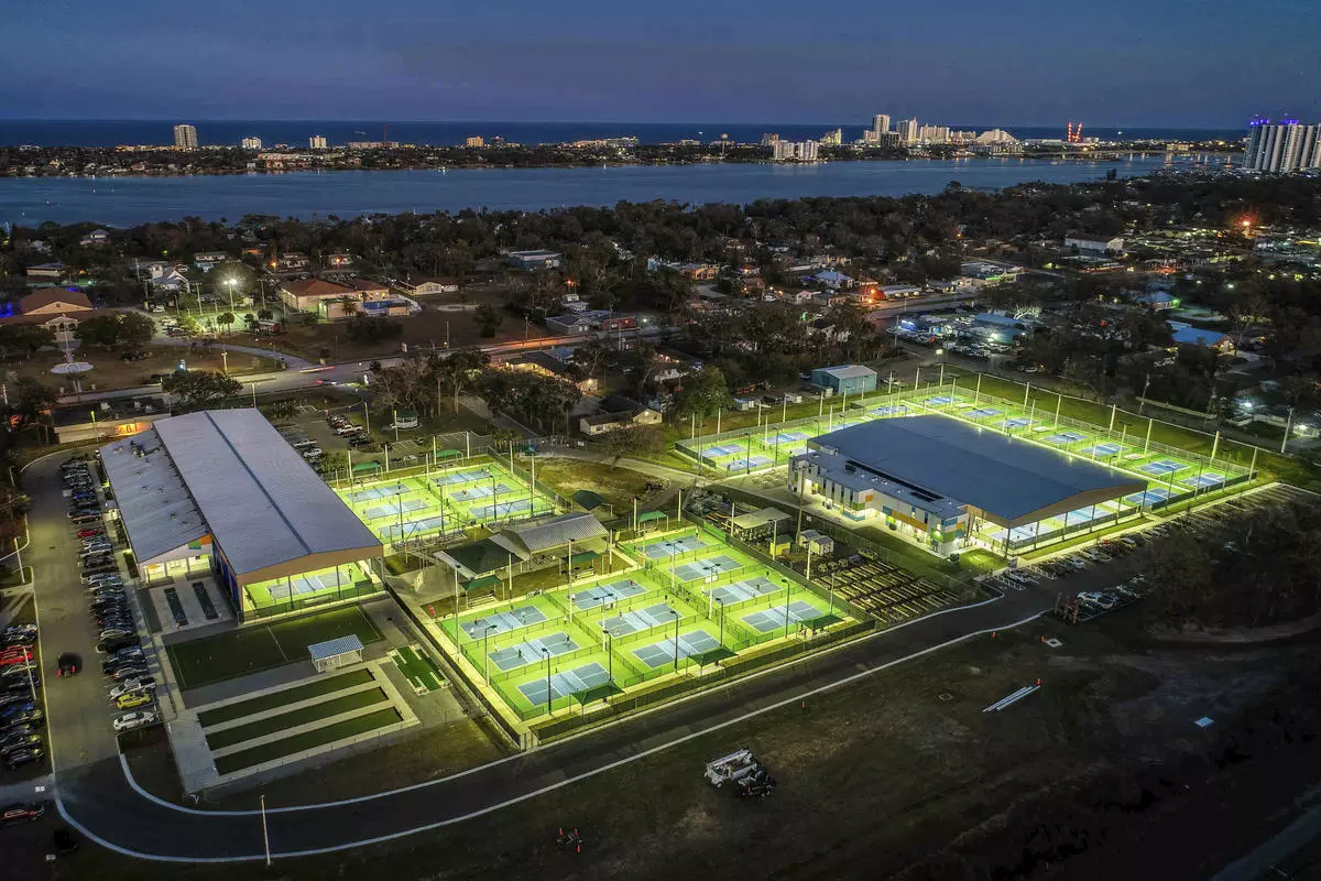 PIctures of Pictona at Holly Hill at night
